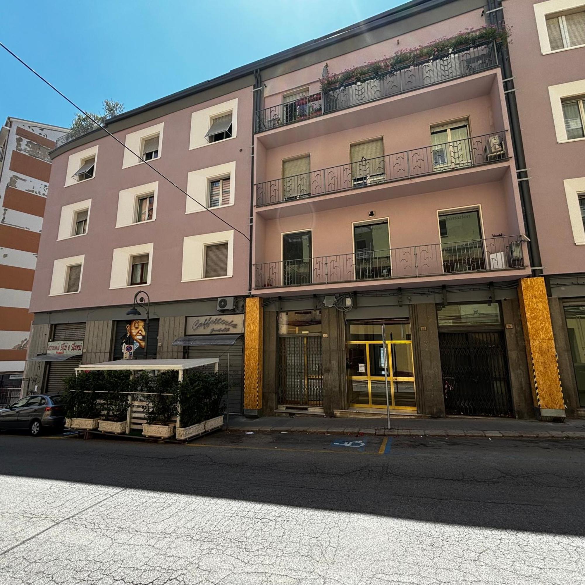 Room & Parking In Centro Citta Con Parcheggio Privato E Wifi Potenza Exterior photo
