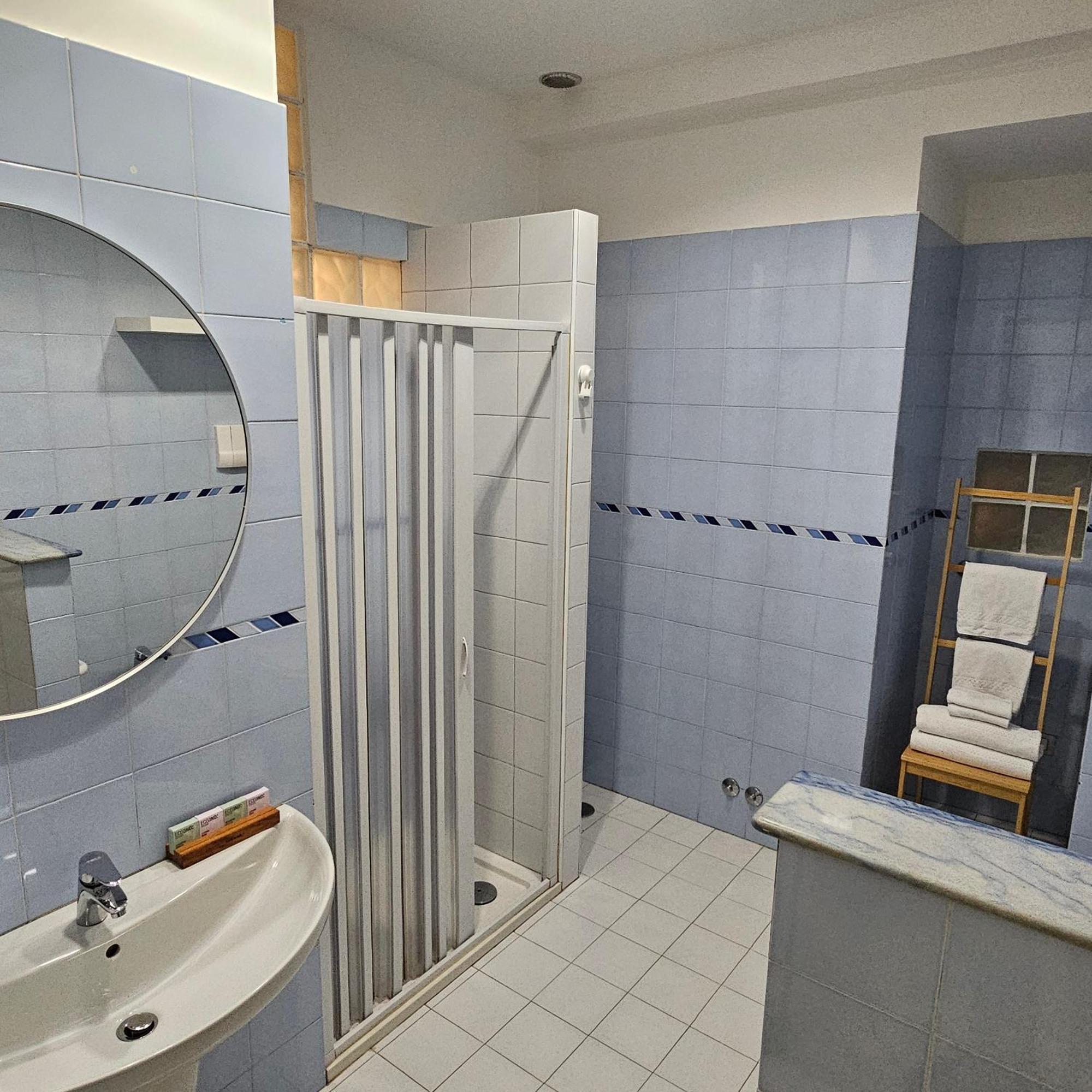 Room & Parking In Centro Citta Con Parcheggio Privato E Wifi Potenza Room photo